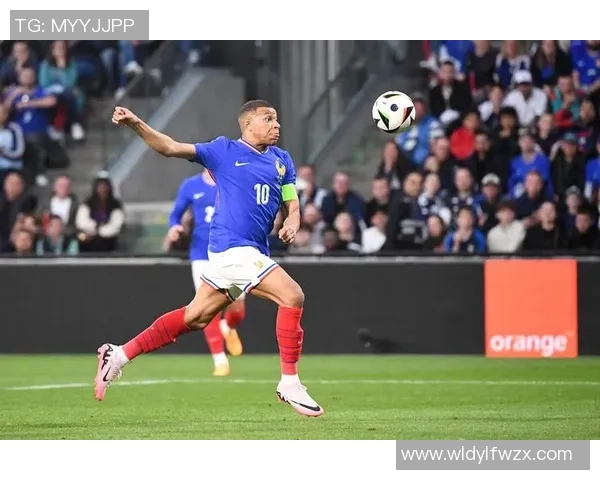 4月5日出生的足球球星盘点 揭秘那些与春天同天诞生的传奇人物 4月5日出生的足球球星盘点 揭秘那些与春天同天诞生的传奇人物