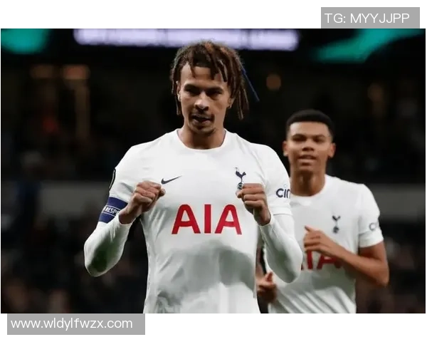 《揭开黑暗面：十大堕落球星的堕落历程与背后真相》