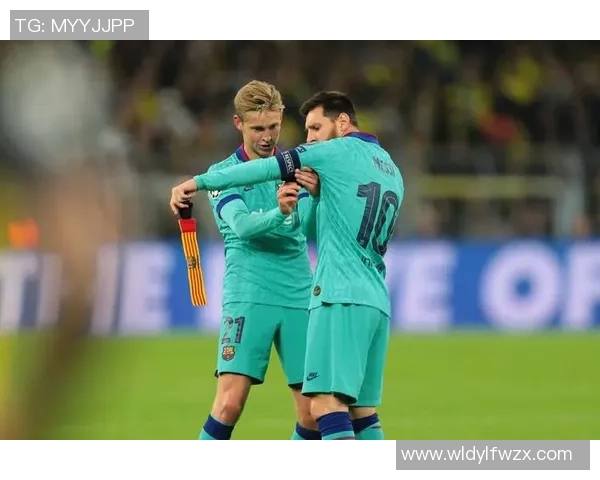 矮个子足球天才逆袭之路:从身高劣势到世界舞台的精彩表现 矮个子足球天才逆袭之路:从身高劣势到世界舞台的精彩表现