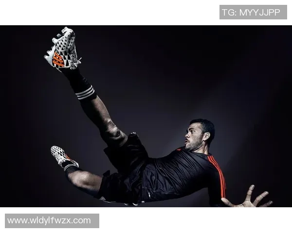 足球巨星自拍壁纸展现个性魅力 球场内外的明星风采与日常生活瞬间 足球巨星自拍壁纸展现个性魅力 球场内外的明星风采与日常生活瞬间